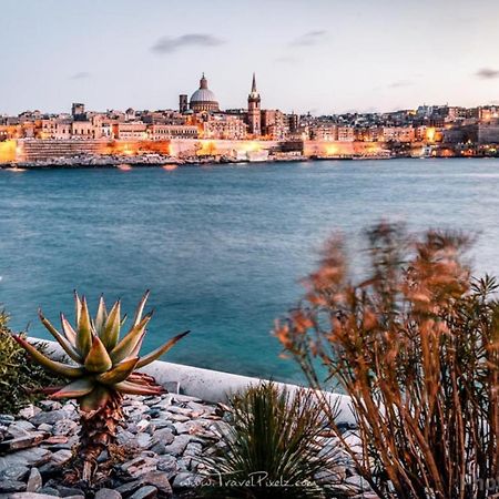 Exceptional 3-Bedroom Apartment, Sliema - Tigne Point! Kültér fotó