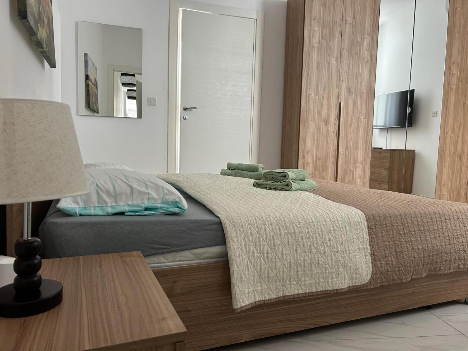 Exceptional 3-Bedroom Apartment, Sliema - Tigne Point! Kültér fotó