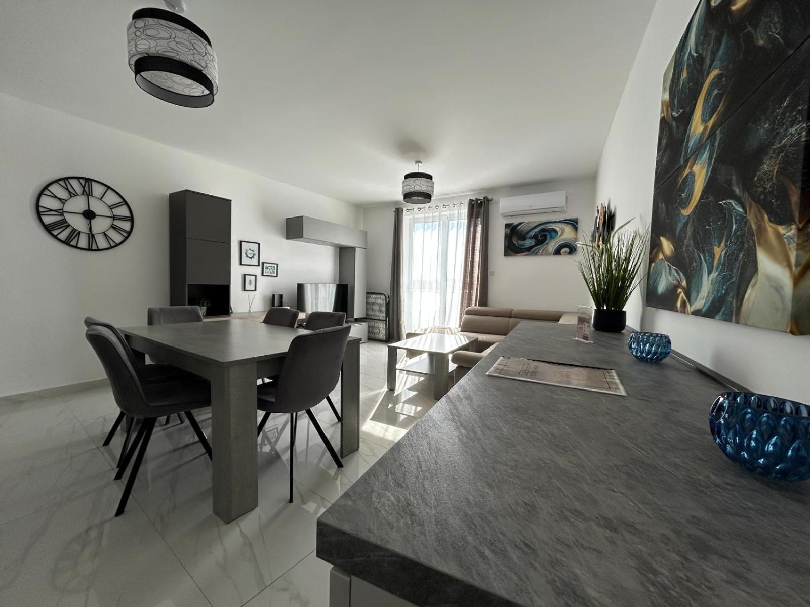 Exceptional 3-Bedroom Apartment, Sliema - Tigne Point! Kültér fotó